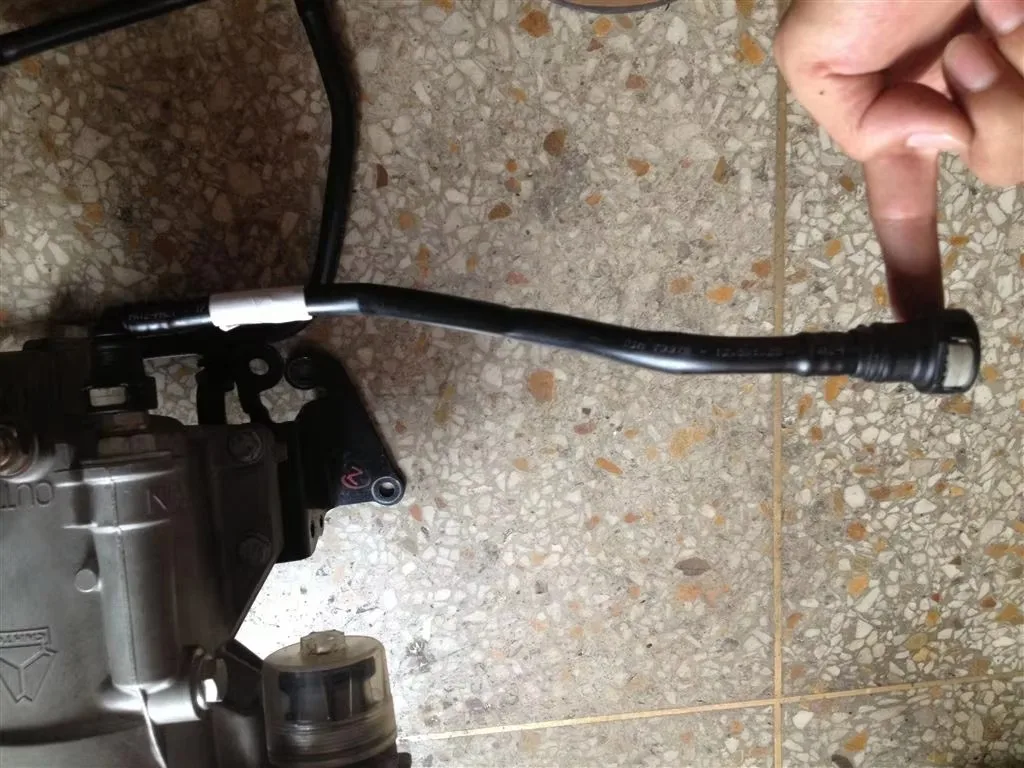 Kraftstoffleitung für SITRAK MAN Motor 200V12304-5851 Dieselfilter zum Hochdruckölpumpenanschluss – Detail 1
