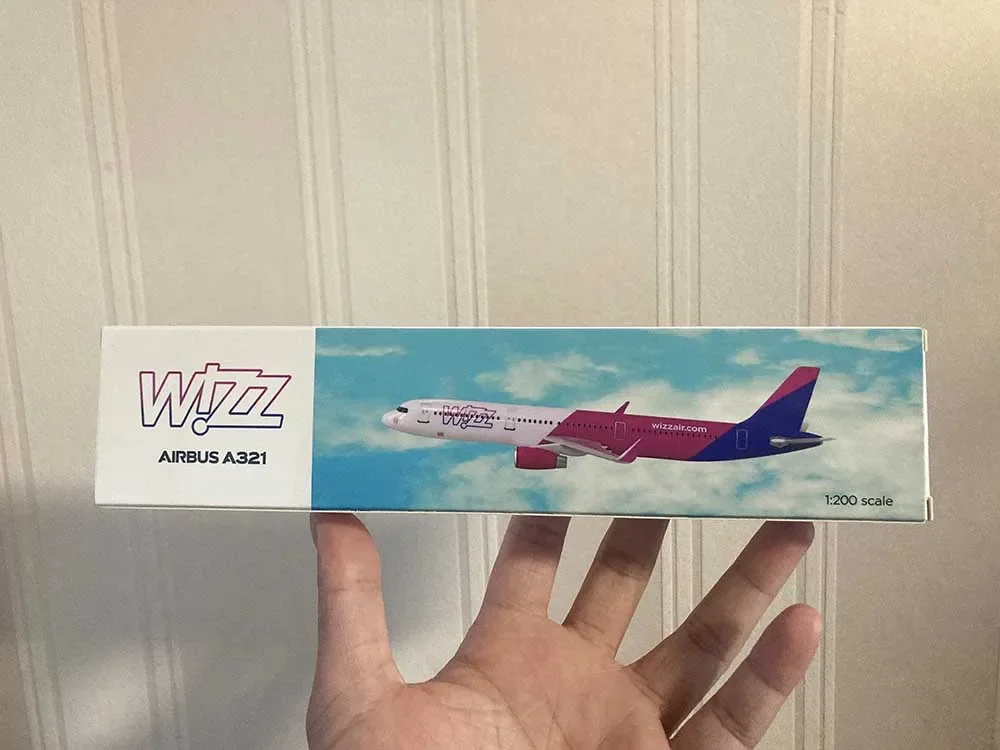 1/200 Scale WIZZ AIR A321 Aircraft Model Toy with Base Static Plane Boys Toys Souvenir Gifts Collection Display