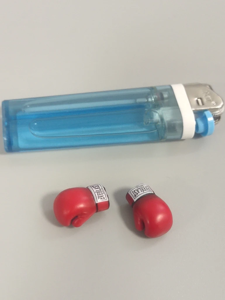 Red And Bla Boxing …