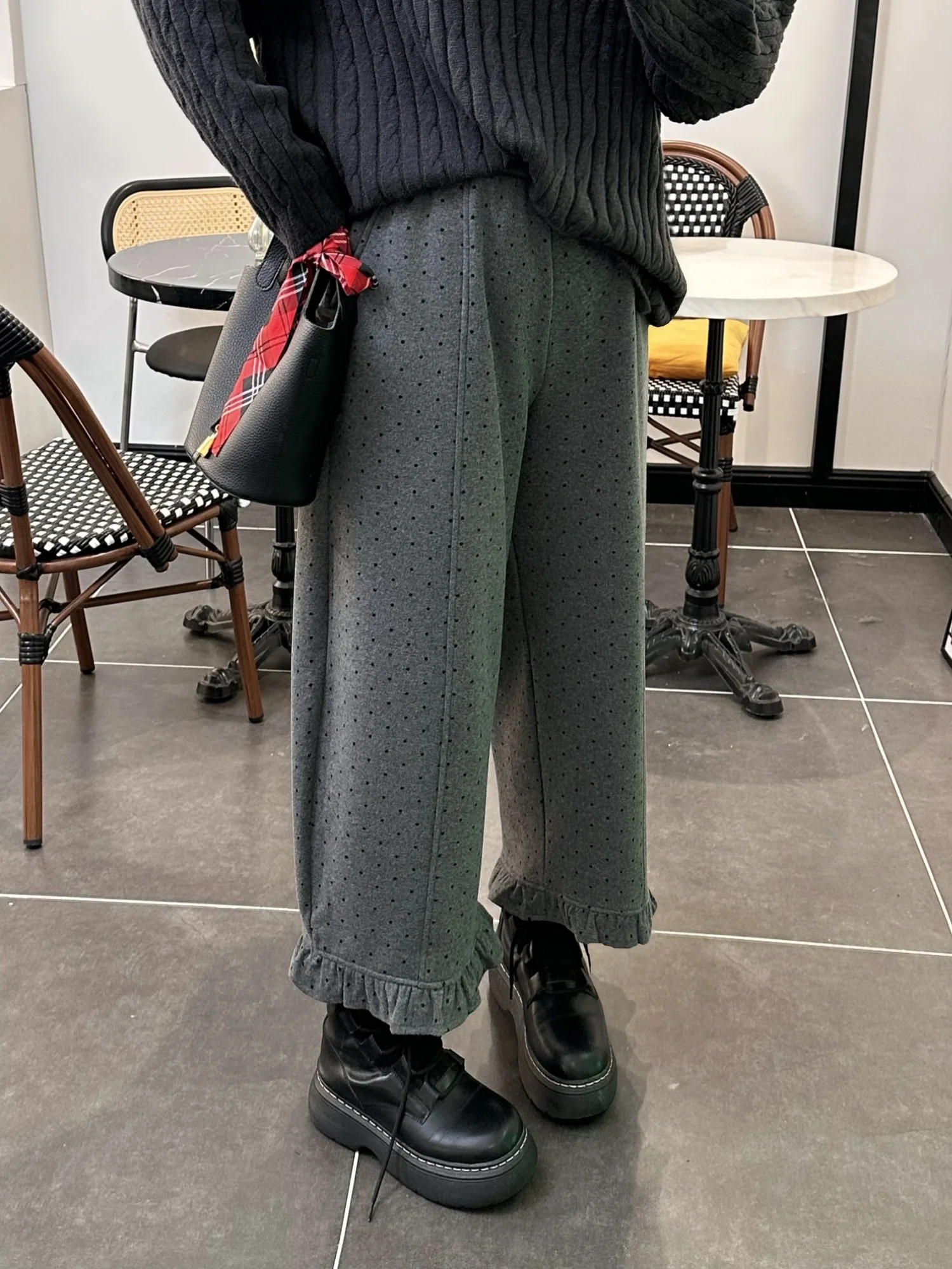 

Женские зимние повседневные брюки больших размеров 2026: Новинка в корейском стиле, в горошек, широкие прямые, утепленные флисом, с высокой талией, для офиса и повседневной носки