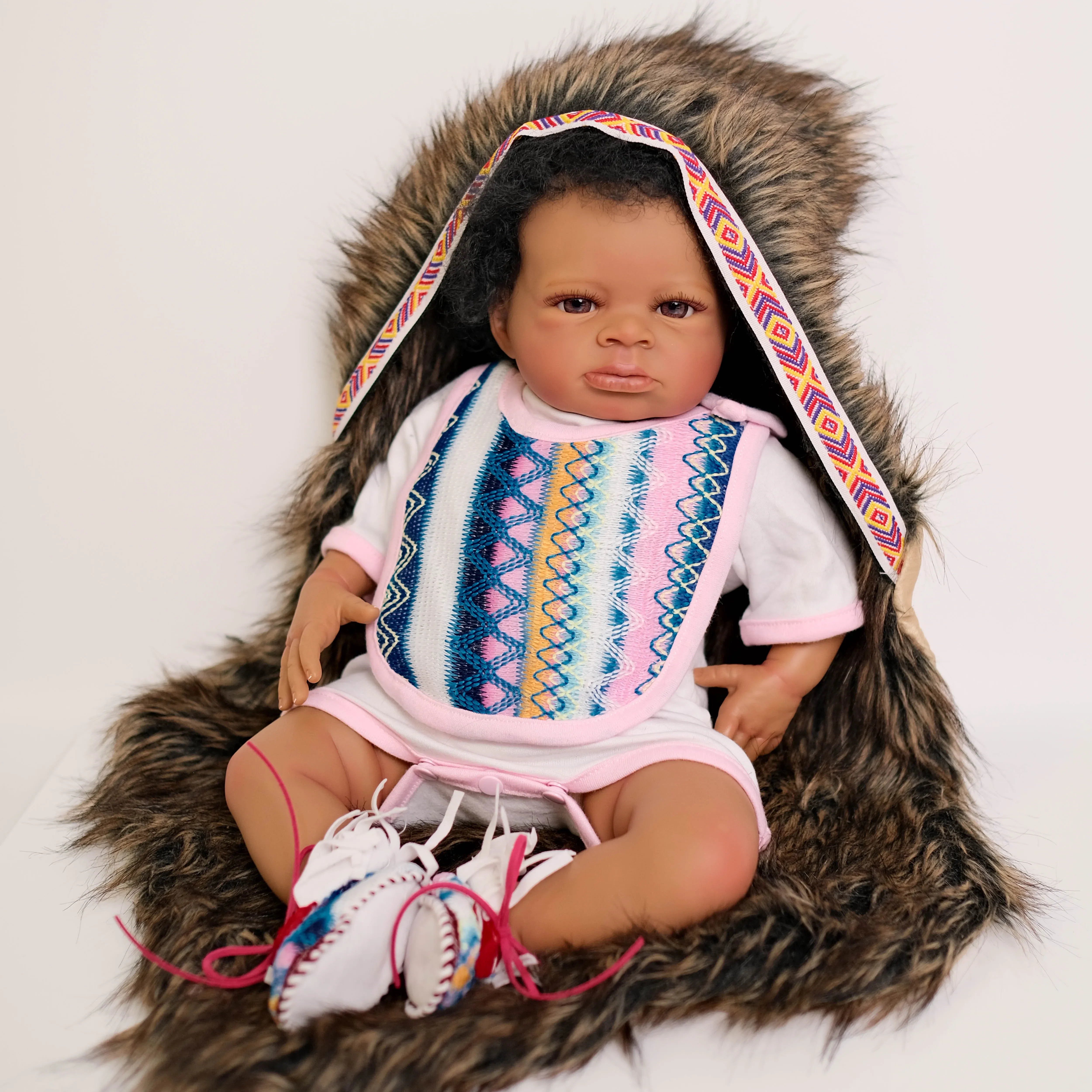 SINO-BB Muñeca india Lanny de 20 pulgadas, muñeca realista para bebé recién nacido, bebé de peluche, pintura de múltiples capas con piel oscura