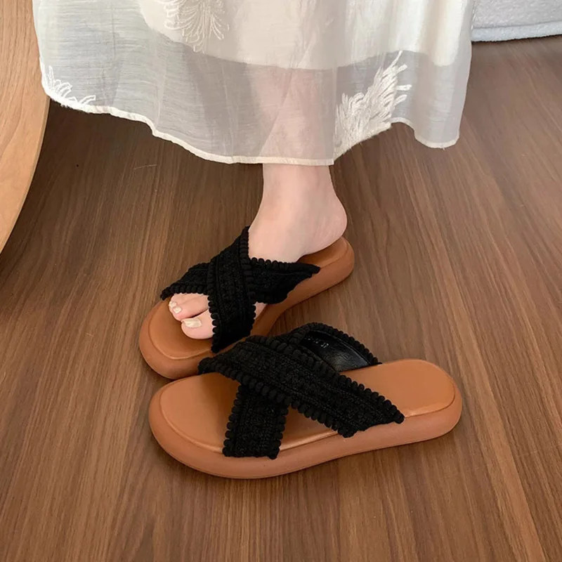 Sandal rumah Rendah sepatu Platform wanita 2024 ukuran besar Penyu Pantai wanita lembut Sabot karet Hoof Heels Roma selip kulit PU Sy