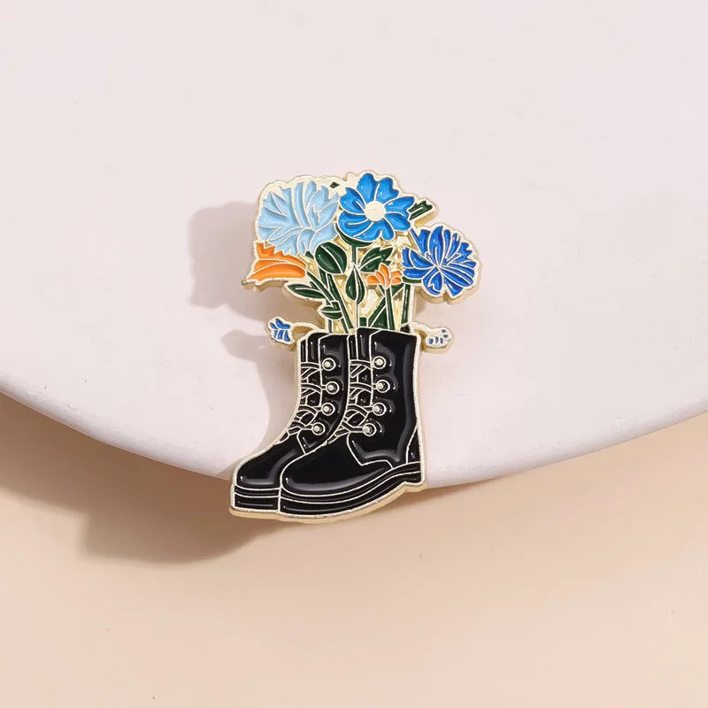 Creative Fashionable Plant Flower Brooches Colorful Lily Flower Boots Metal Enamel Badges Clothing Bags Pins Decorations Jewelry