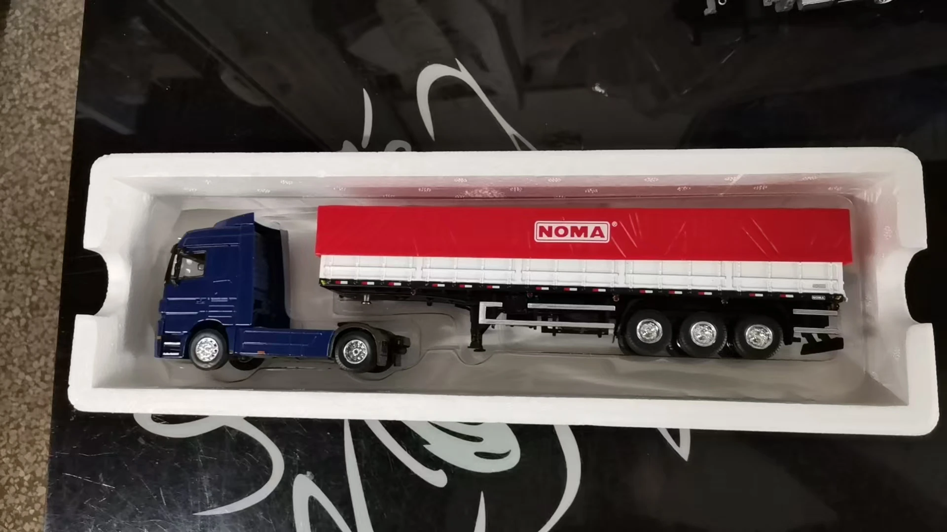 

Collectible Alloy Toy Model Gift 1:50 Scale MB Tractor, NOMA Fence Transport Truck Container Vehicles For Display Decoration