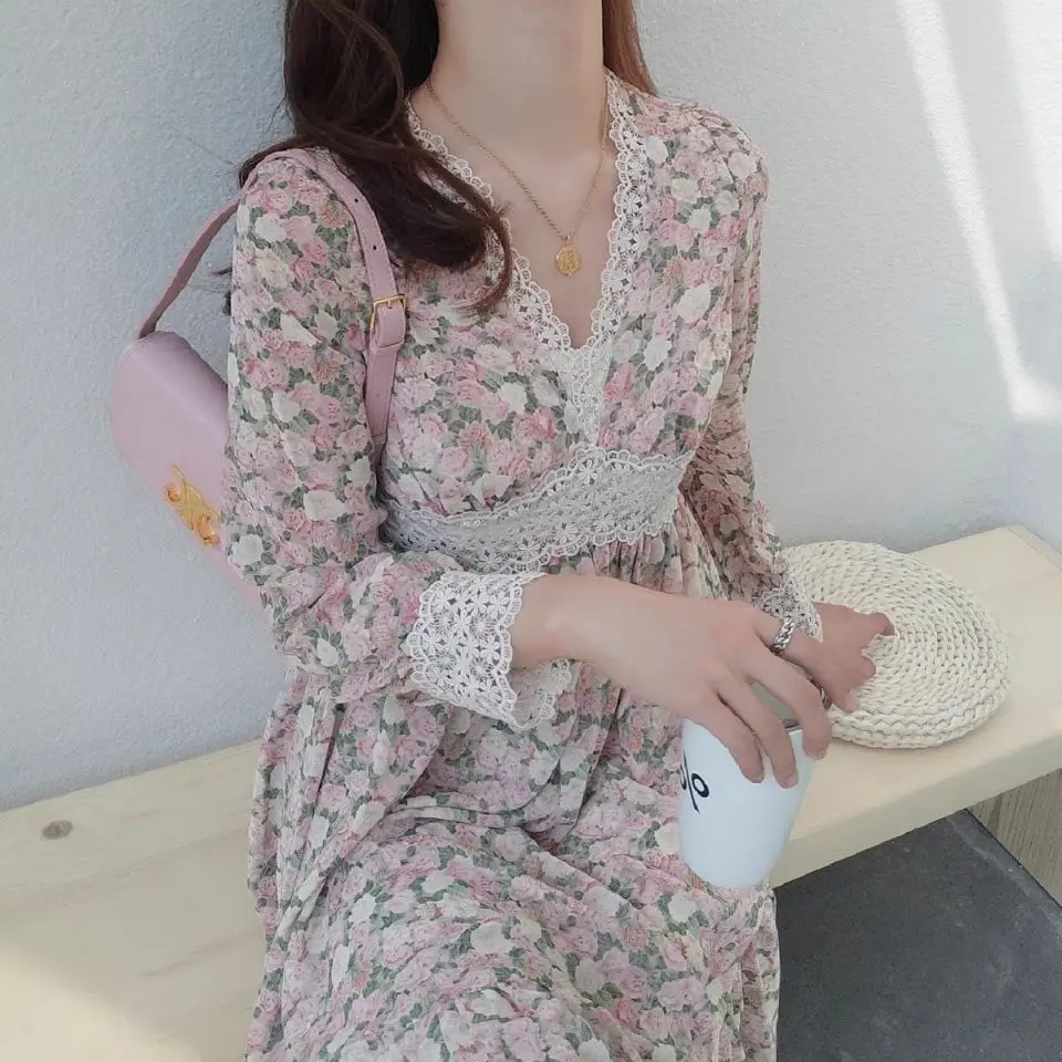 Lace Patchwork Chiffon Floral Dress Women\'s New Long Sleeved V-neck Slimming French Bellflower A-line Long Sleeves Dresses