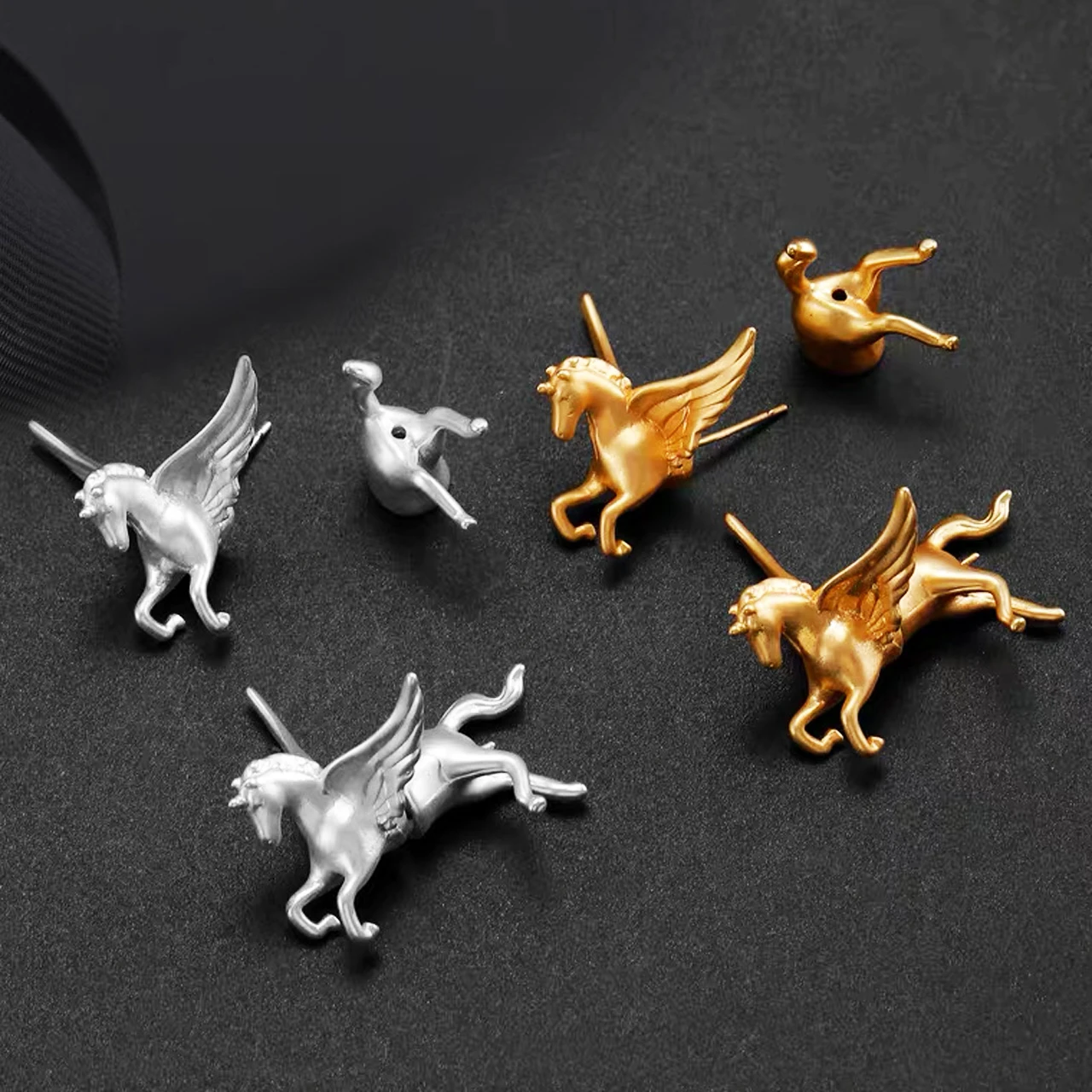 New Jewelry & Accessories Classic Style Unicorn-Shaped Earrings Worn Both Front And Back For Women's Parties & Gifts