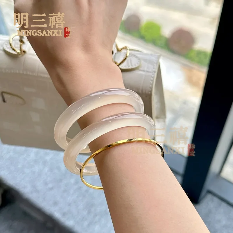 

Natural agate chalcedony bracelet, high-quality light champagne gold flat and round jade bangle