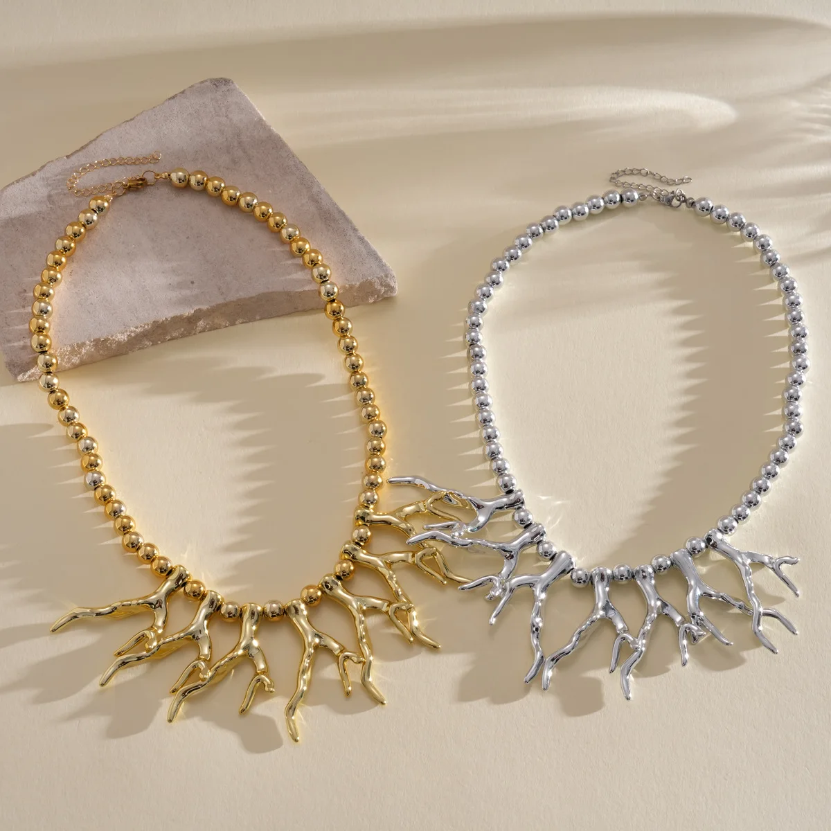 

Retro resin necklace simple fashion personality collarbone chain niche senior sense temperament collar