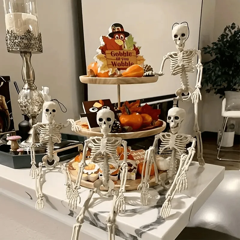 Bewegliches Ganzkörper-Skelett als Halloween-Dekoration, Hängender Totenkopf aus Kunststoff mit beweglichen Gelenken für Spukhaus-Partys – Detail 9