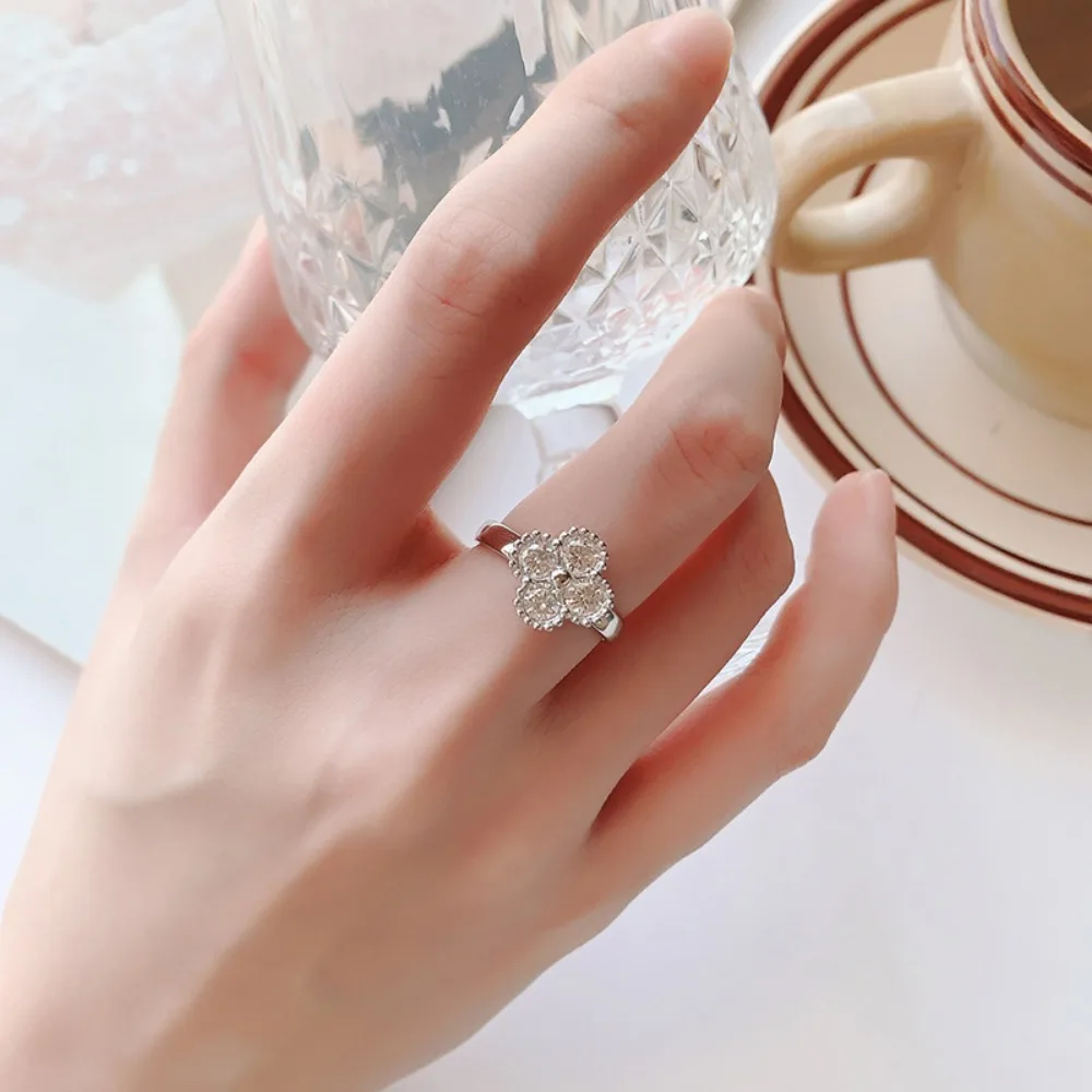 Trumium 1,2 Karat Sterlingsilber 925 Moissanit-Ring, Kleeblatt-Glücksbringer-Schmuck, Verlobungsringe für Frauen, luxuriöses Geschenk – Detail 6