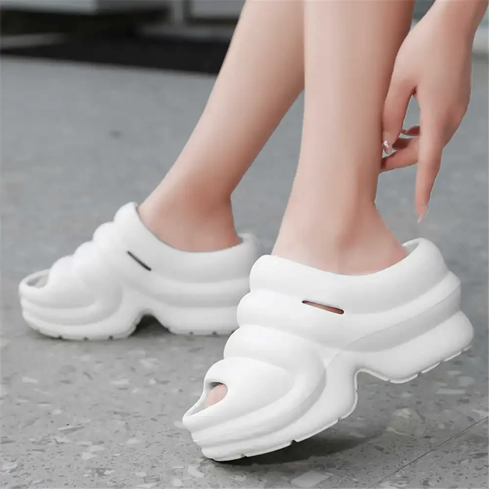 Non Slip Low-heeled Running Shoes Women Bling Luxury Sandals Women Designer Designer Luxury Slippers Sneakers Sports Kit