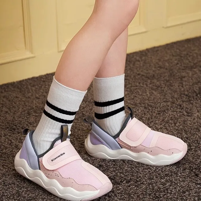 

Модные розовые кроссовки для девочек, лето 2025, детская обувь без шнуровки, дышащая спортивная обувь для мальчиков, детская удобная прогулочная обувь