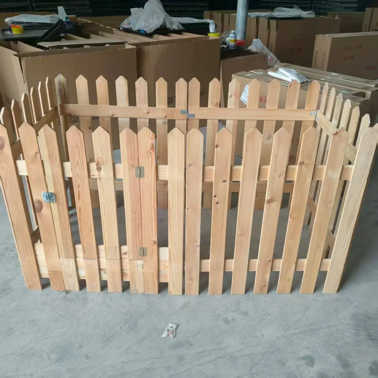 #Outdoor Wooden Fence Dog Fence Equipment Extendable Coop Dog Fence Accessories Supplies Stuff Rejas Para Mascotas Dog Supplies