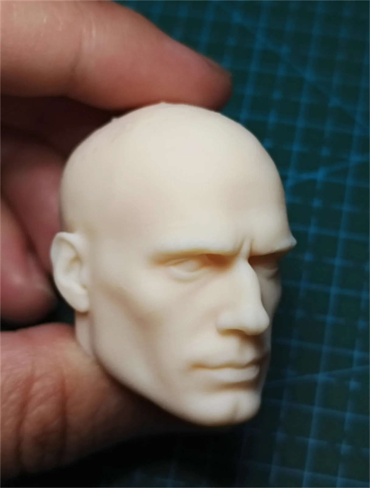 

Henry Cavill Unpainted 1/6 Scale Head Sculpt Bald 3D print Model For figure toys Soldier Model Fit 12" Action Figure