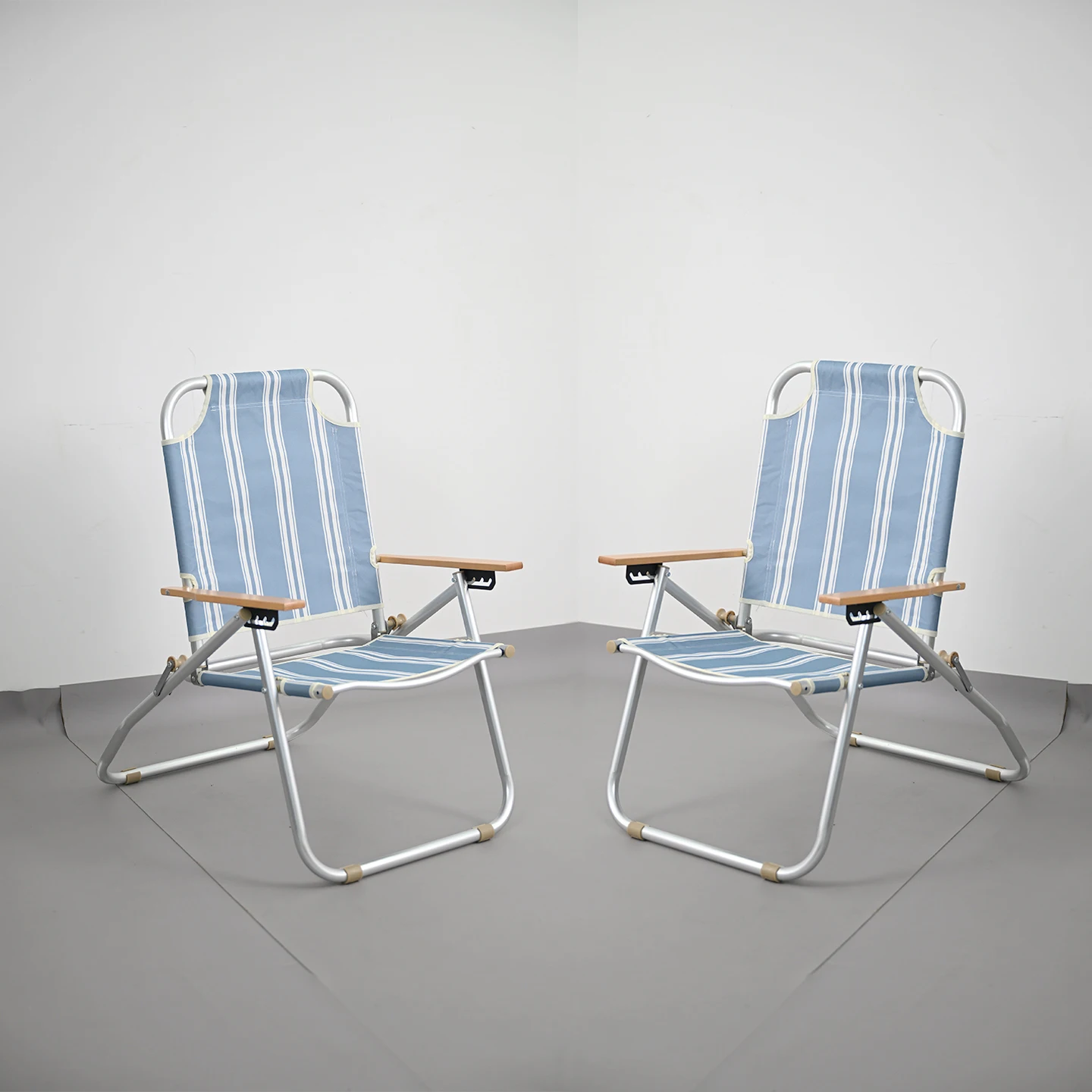 chaise-pliante-de-camping-d'exterieur-a-dossier-haut-quatre-reglages-ajustables-chaise-inclinable-mobilier-de-pique-nique-et-de-loisirs-chaise-de-sieste-portable-d