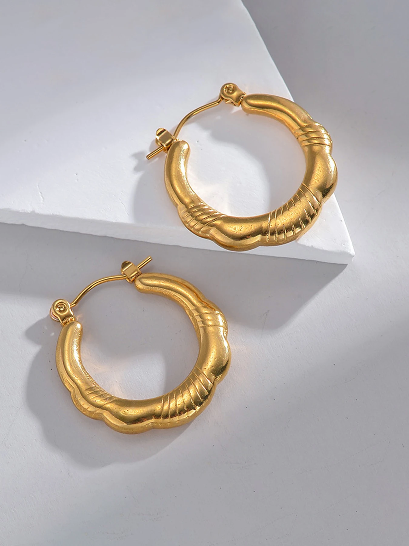 

Women's Asymmetric Stainless Steel Stud Earrings, Plain Design, All-Season Jewelry, High-Quality Lightweight Accessory