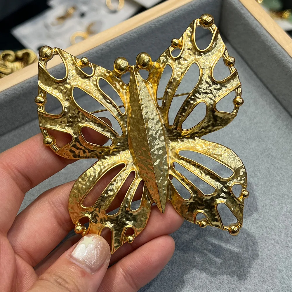 European and American exaggerated plain gold vintage butterfly high sense Western antique plated real gold high sense versatile