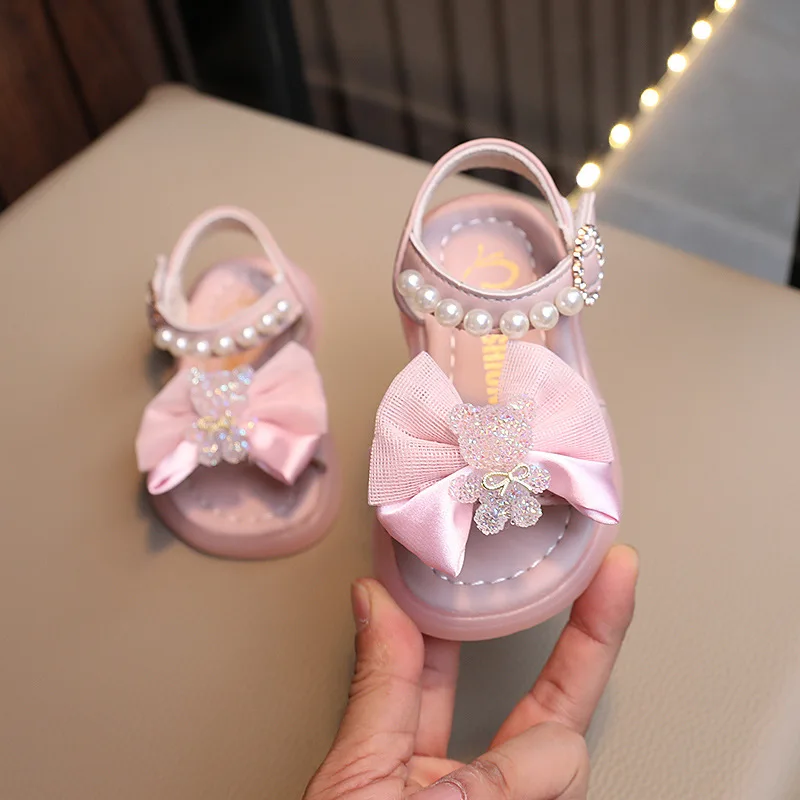 Skin-Friendly Cute Princess Lightweight girl Sandals  Anti-slip sole.