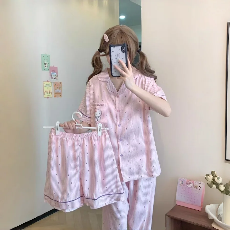 

Летняя пижама с милым мультяшным принтом Hello Kitty для девочек, модная, с воротником, в полоску, повседневная, мягкая, удобная домашняя одежда, комплект из 3 предметов