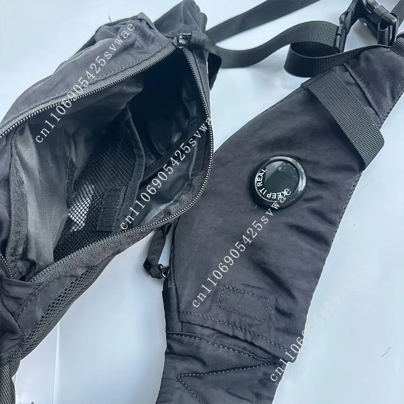 Large capacity men's and women's new men's casual versatile personality outdoor sports messenger bag, light shoulder