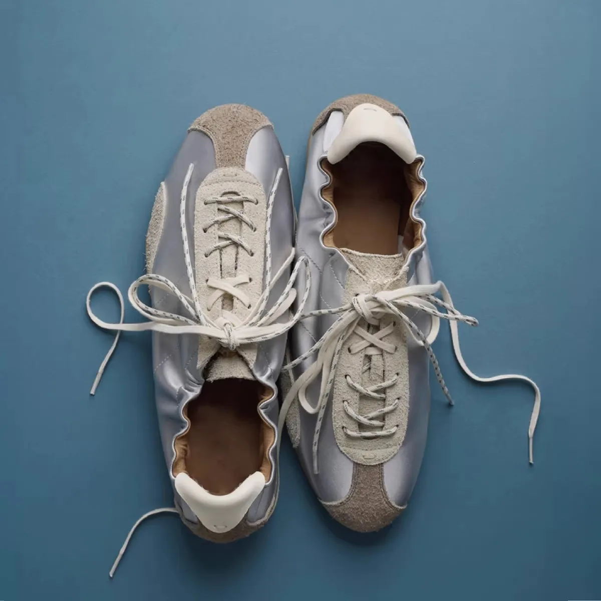 

Fashionable Leather Sneakers | Women's Cross-Lace Sneakers | Flat, Color-Blocked Casual Round-Toe Shoes