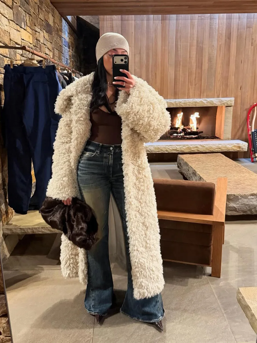 Winter Long Warm and Thick Fur Overcoat Female Fashion Lamb's Wool Faux Fur Coat For Women Wide Lapel Solid Color Long Overcoat