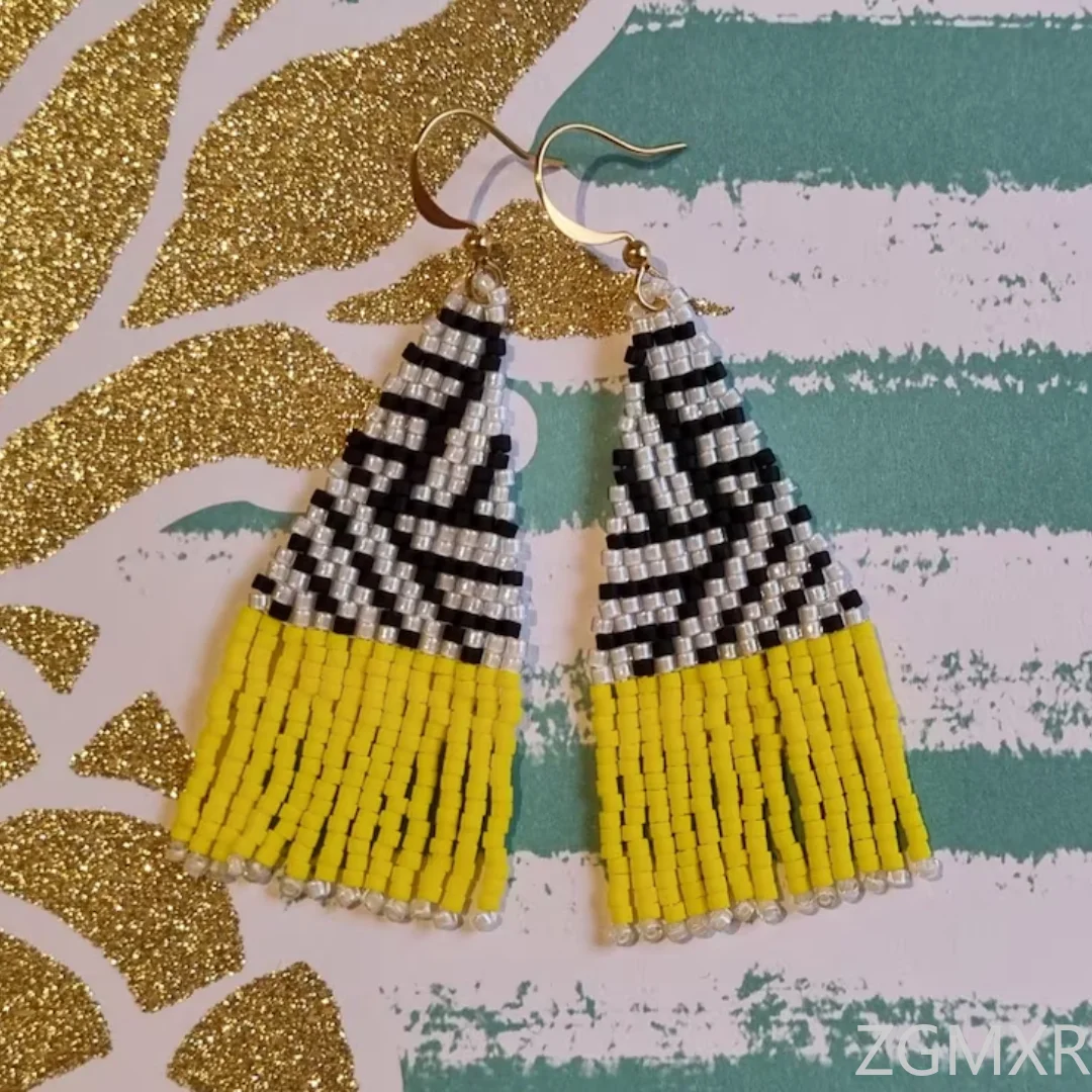 

Серьги из рисовых бусин в богемном стиле, треугольные геометрические кисточки из сплава, женские индивидуальные серьги с универсальным узором, простые серьги из бисера ручной работы