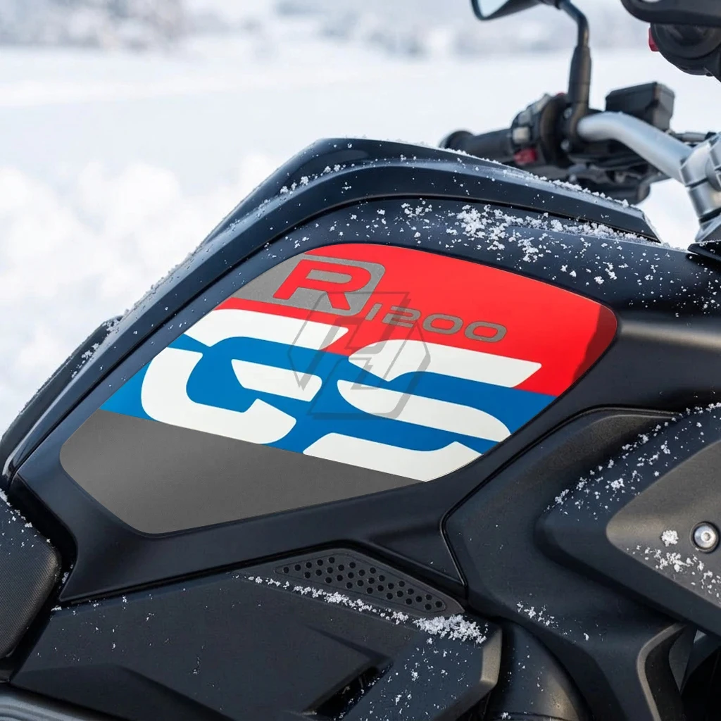 

Наклейка на боковой панельку бака мотоцикла (защитная накладка) для BMW Motorrad R1200GS 2018-2019 (кроме модели Adventure)