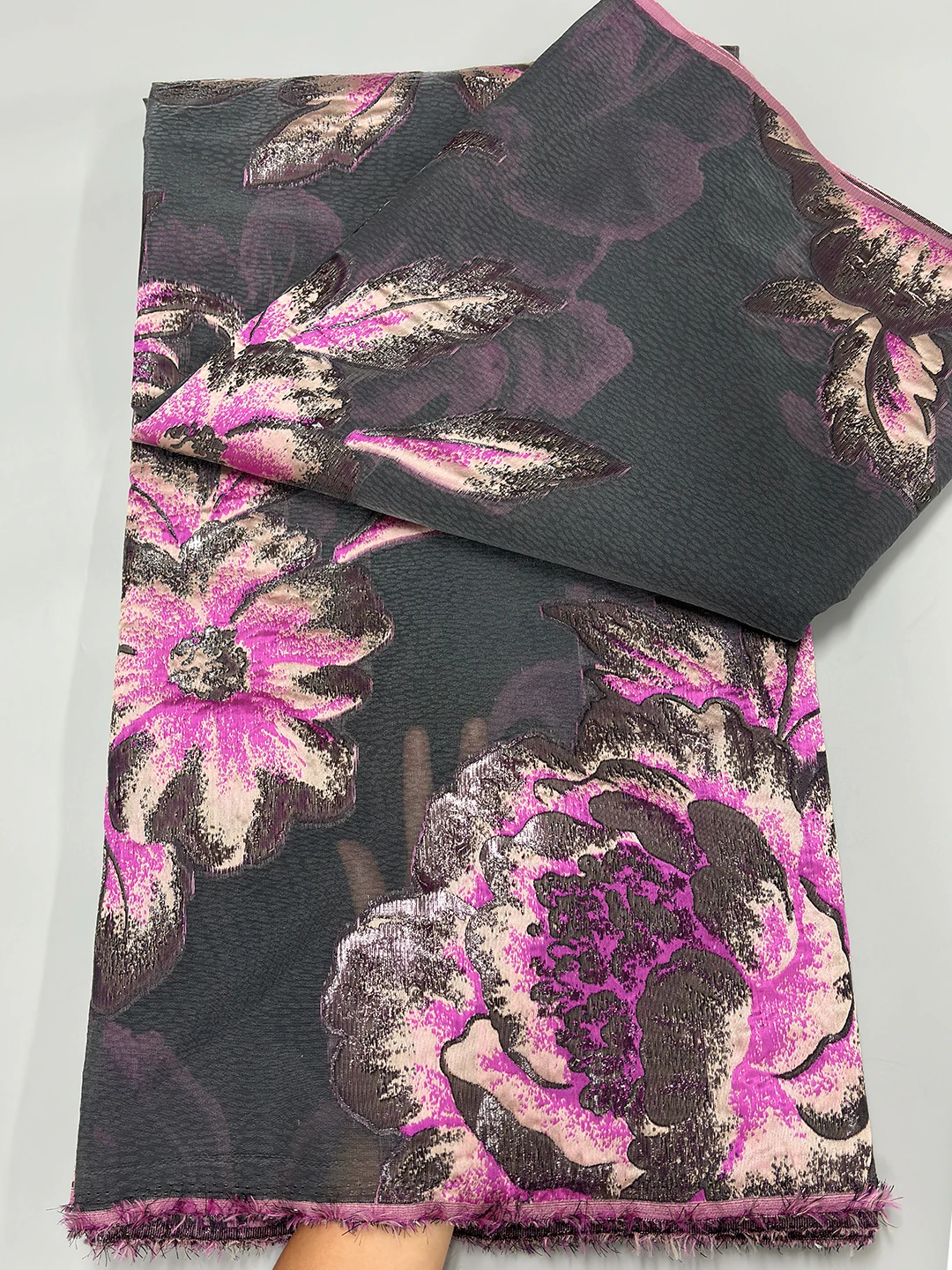 

Африканский тюль, кружевная ткань, 2025 г., высокое качество, нигерийское жаккардовое позолоченное кружево для женщин, платье «сделай сам», вечерние шитья