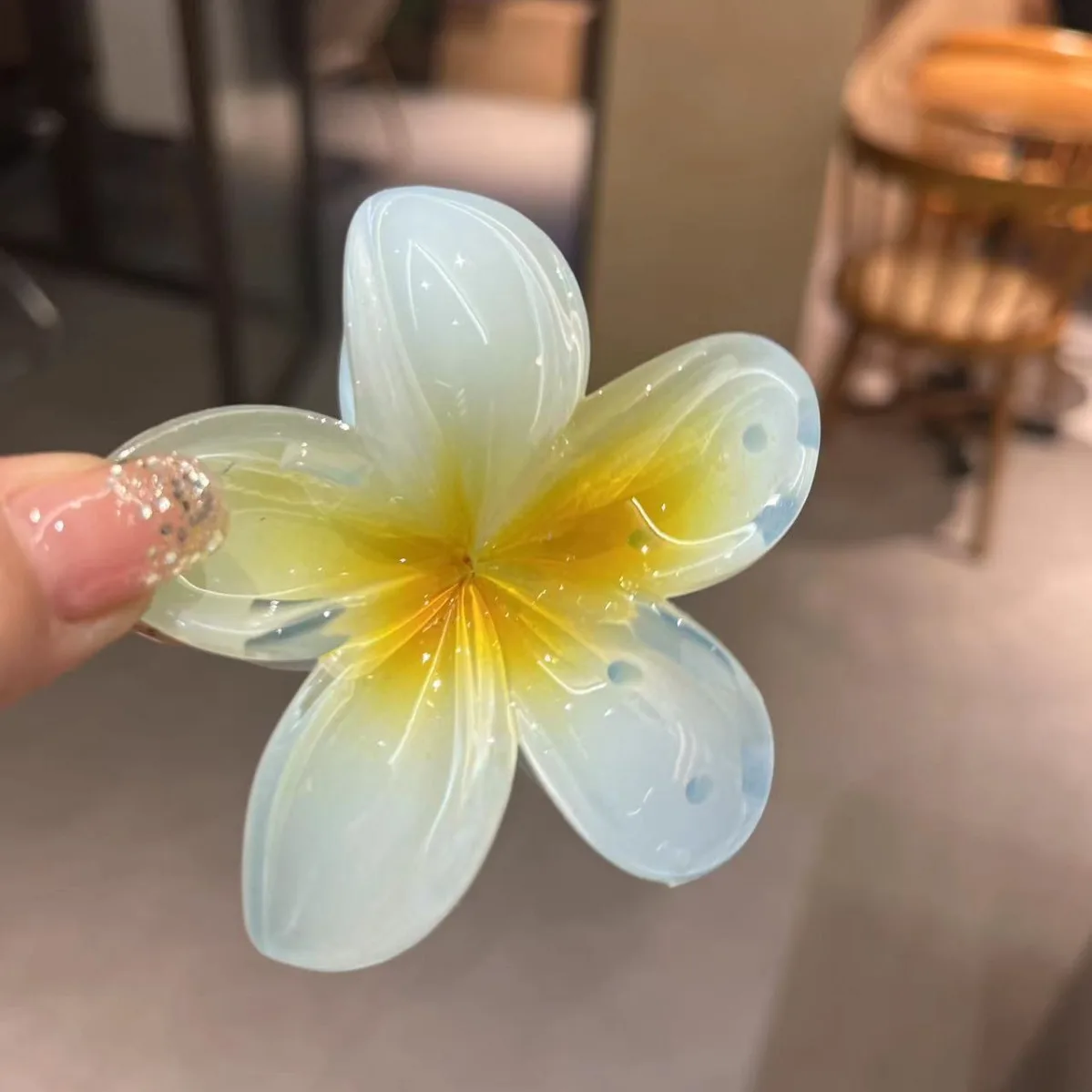 8cm Farbverlauf Ei Blume Haar Krallen Clip Frauen Mädchen süße Acryl Haarnadeln Sommer Strand Hawaii Kopf bedeckung Haarschmuck Sommer