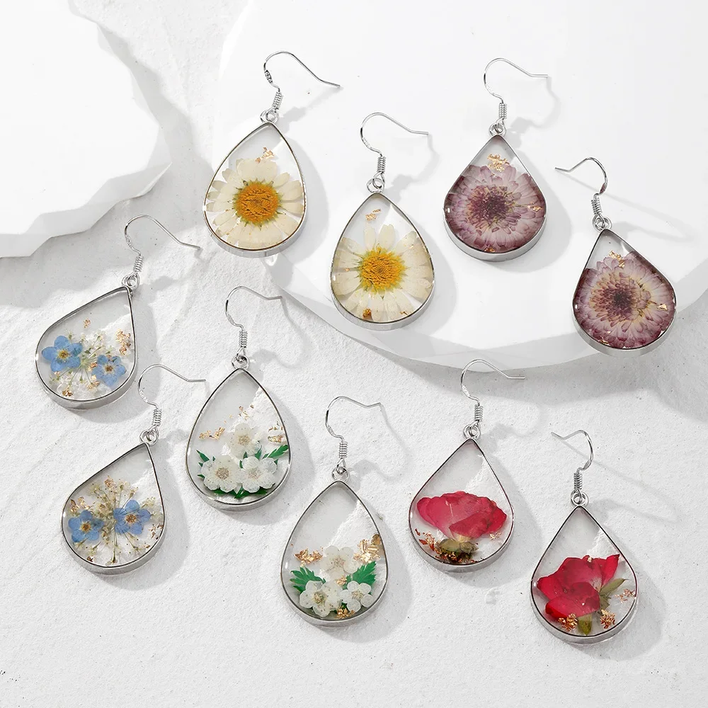 Popular Sixfold Daisy Dried Flower Ornament Earrings for Women Water Droplet Shaped Drip Glue Colored Flower Drop Earrings Girl