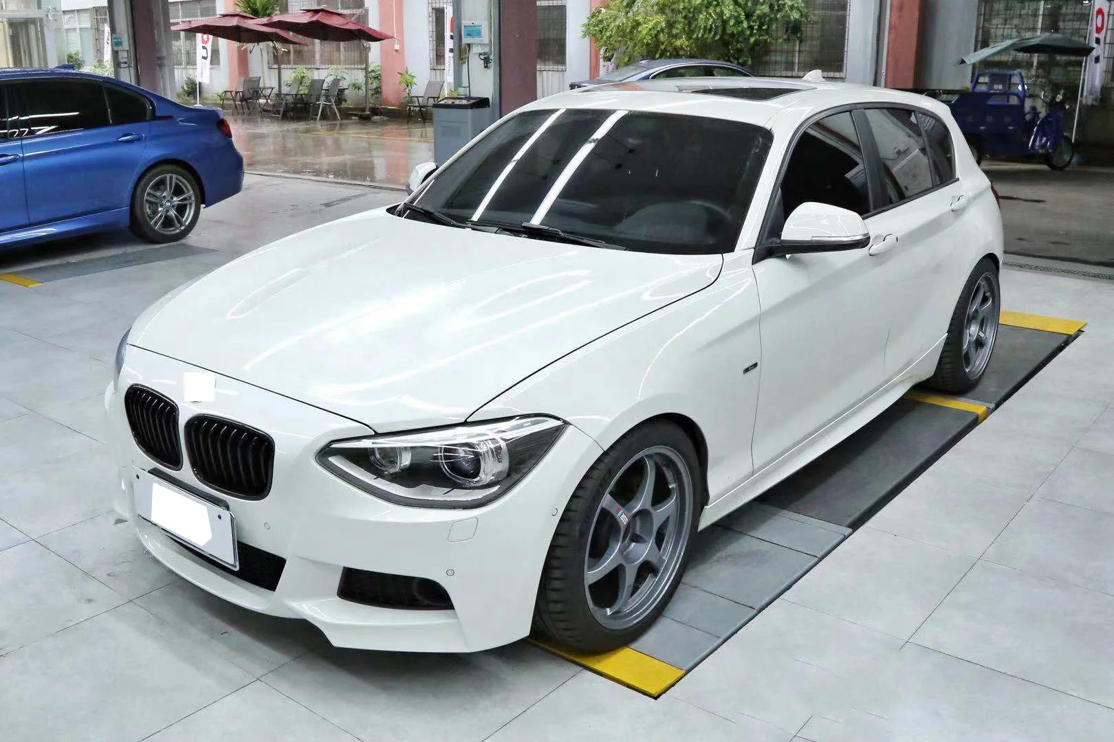 An F20 M-TECH Bodykit For 2012 to 2014 BMW 116i 118i 120i M135 Early F20 Modified MT Sport Front Bumper Side Skirt Rear Bumper