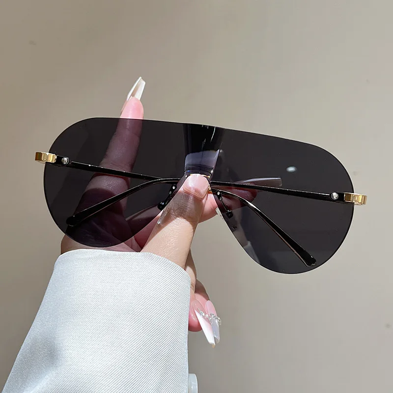 Übergroße Randlose Einteilige Shield-Sonnenbrille für Damen, Modische Farbverlauf-Sonnenbrille aus Legierung, Sexy Fahrerbrille, Punk-Sonnenbrille für Herren