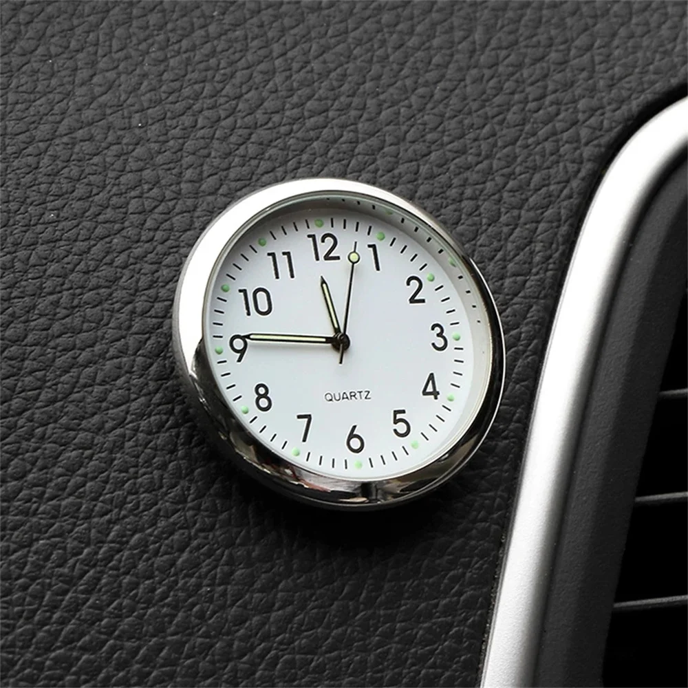 Auto Uhr leuchtende Mini-Automobile interne aufklebbare Digitaluhr Mechaniker Quarzuhren Auto Ornament Autozubehör Geschenke