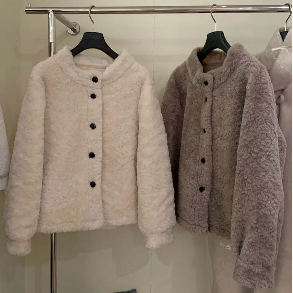 Chic ort Fem Outerwear Autumn Winter Korean Sle Furry Loose Lamb Fur Skin Inteated Warm Top Women's Faion