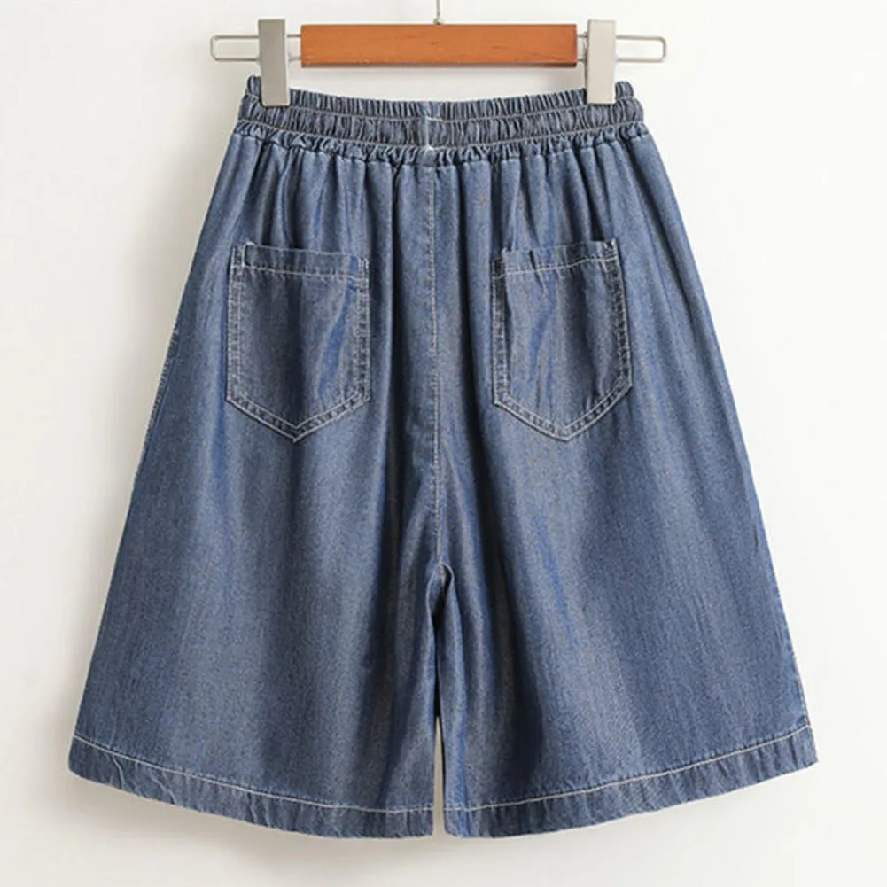 شورت واسع الأرجل من نسيج الحرير الجليدي للنساء بطول خمسة بوصات وخصر مرن وتصميم مريح وجيد التهوية للمنزل والارتداء الكاجوال