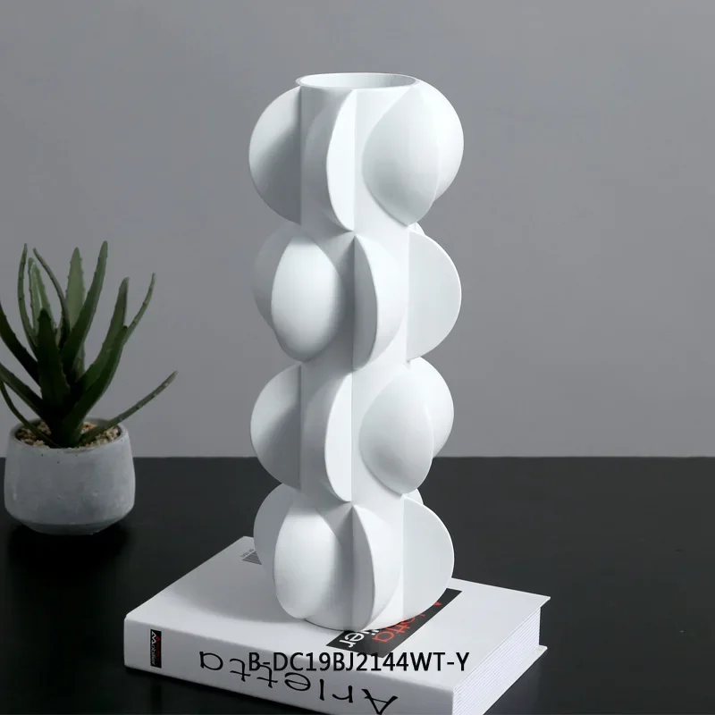 Resin pendulum dried flower device, modern style creative model house accessories, geometric twist flower device