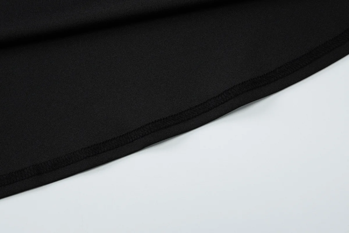 فستان الربيع والصيف بألوان متباينة، فساتين قصيرة عصرية أنيقة على طراز الشارع بدون حمالات وياقة على شكل خط واحد وخصر