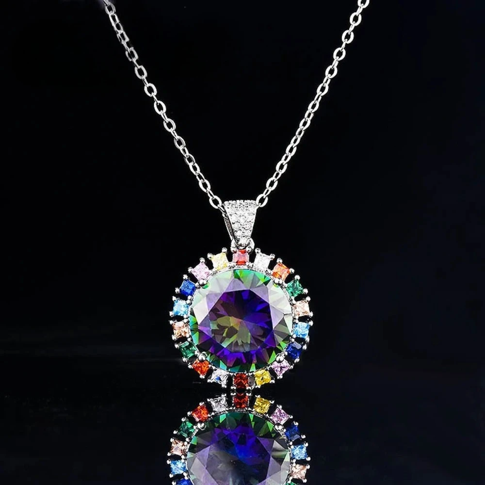Luxuriöser halbvergoldeter 925er Sterlingsilber-Anhänger mit ultrahellem blauem Saphir. Bunte Edelstein-Halskette, entworfen für Frauen. – Detail 2