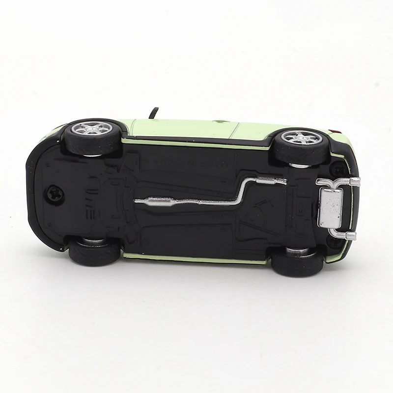 DCT 1:64 Volvo C30- Green 113 Simulation Alloy Small Scale Car Model Decoration Diecast Alloy Collection Gift