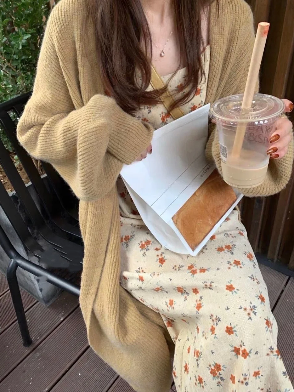 Thiened Corduroy Long Skirt Women's Vintage Floral Print f-length Umbrella Skirt Contrast Color Oil Painting Design Comm...