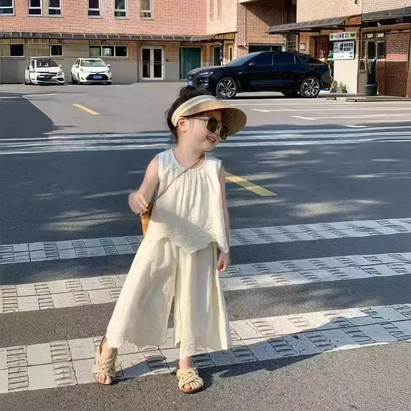 مجموعة ملابس الأطفال صيف 2026 منتج جديد الفتيات التطريز الدانتيل سترة بنطال ذو قصة أرجل واسعة قطعتين مجموعة
