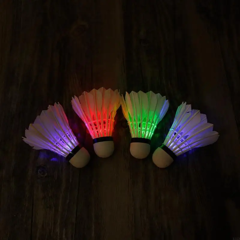 K1kd 4pcs ليلة الظلام ملونة LED LED كرة الريشة مكوك النار