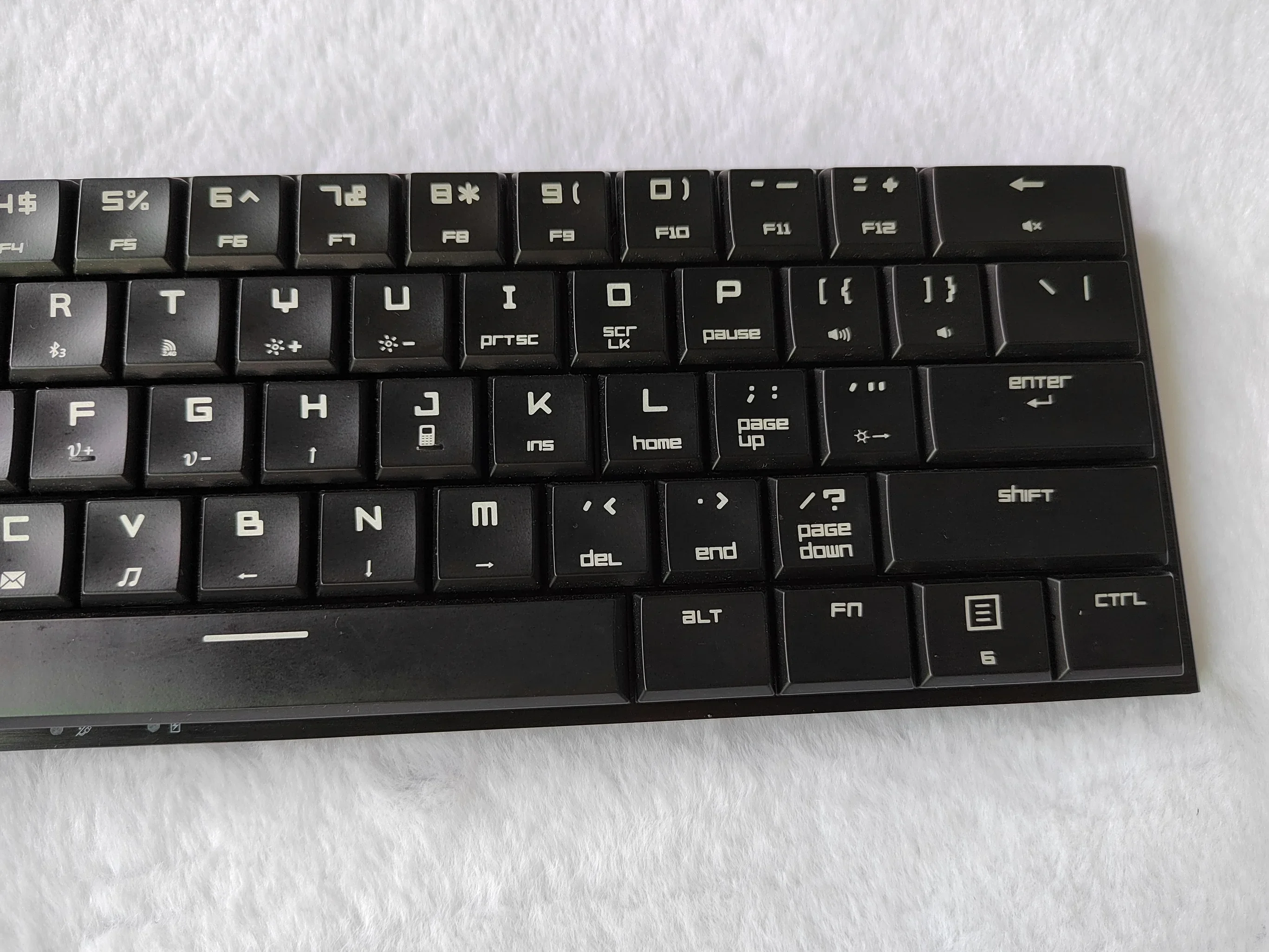 Low profile keycaps MK28 RGB light 60% compact Tri mode wireless mechanical keyboard 61keys