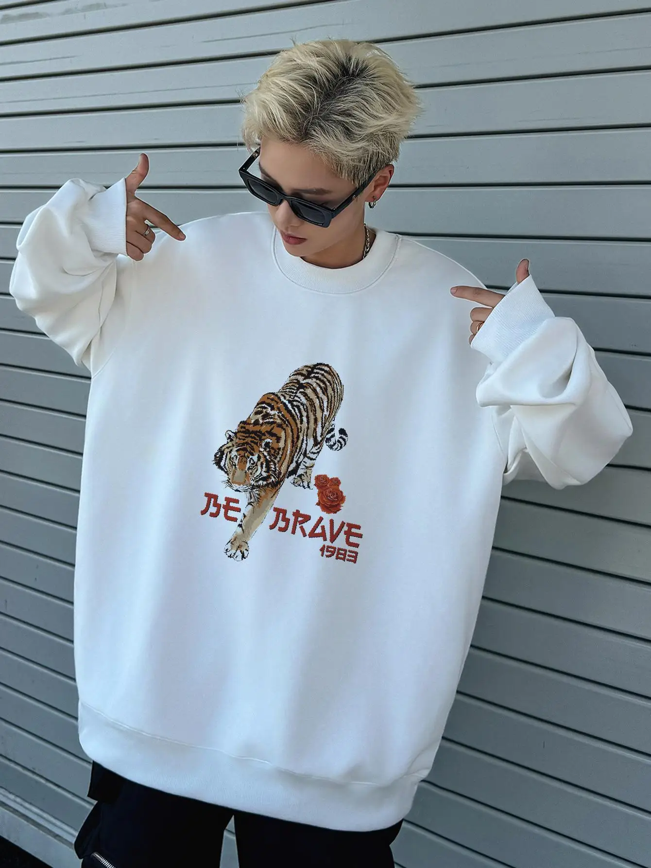 Tiger Rose Print Vintage Men Hoodies Fashion Clothing Unisex Streetwear Y2k Sweatshirts High Quality Drop Shoulder Pullovers