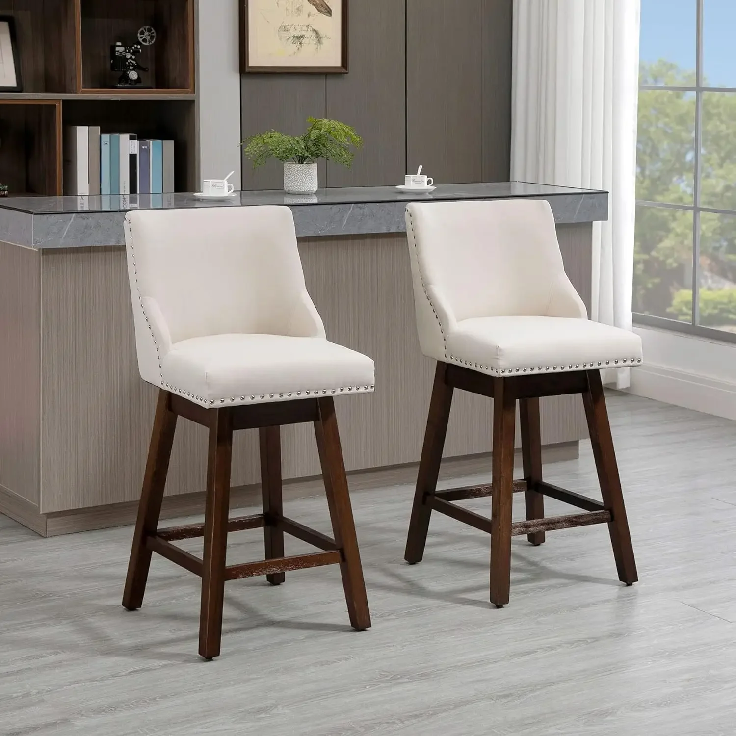 PU couro estofado altura Bar fezes, cadeiras com Nailhead Trim e pernas de madeira, creme branco, conjunto de 2, sem braços Barstools