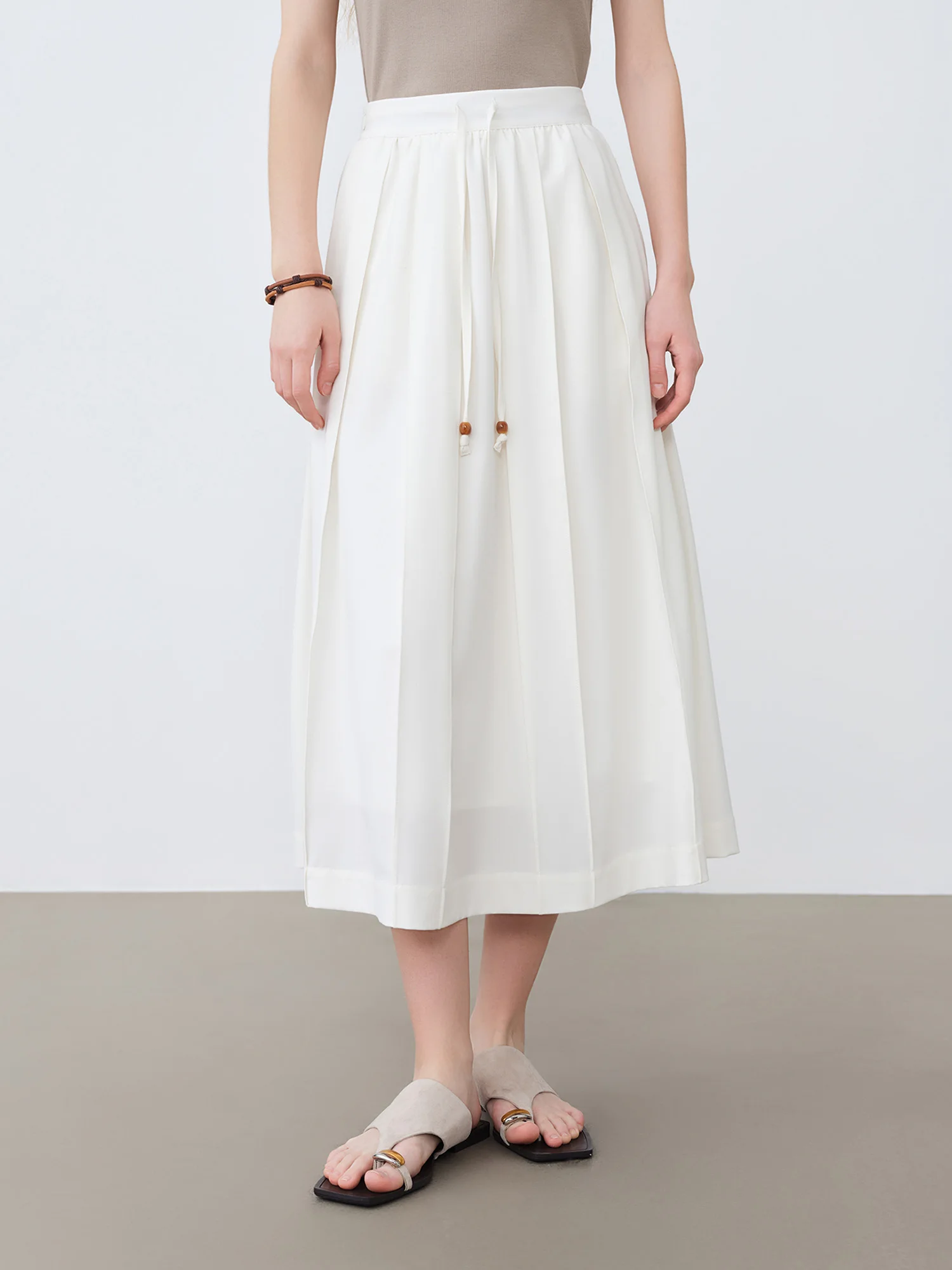 ZIQIAO White Pleated Midi Skirt Color-contrasted Beaded Drawstring A-line Silhouette 2026 Spring New Arrival Simple Clean