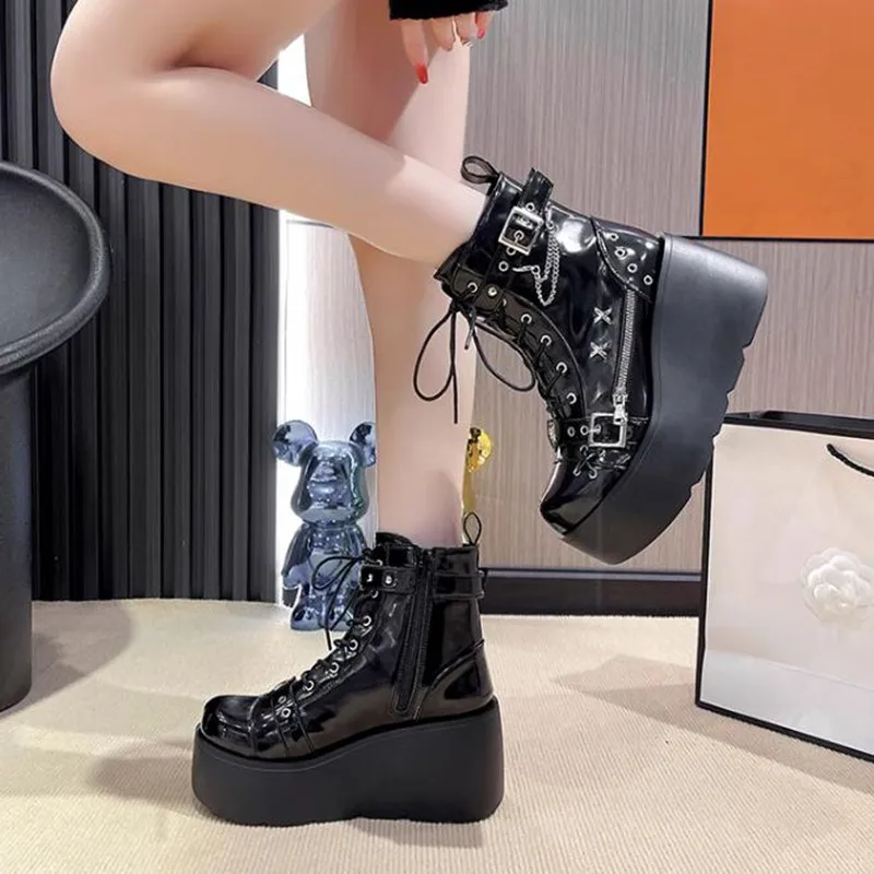 Women Platform Gothic Ankle Combat Boots Rivet Chain Wedges Punk Cosplay Zip Booties Autumn Winter Designers Motorcycle Shoes