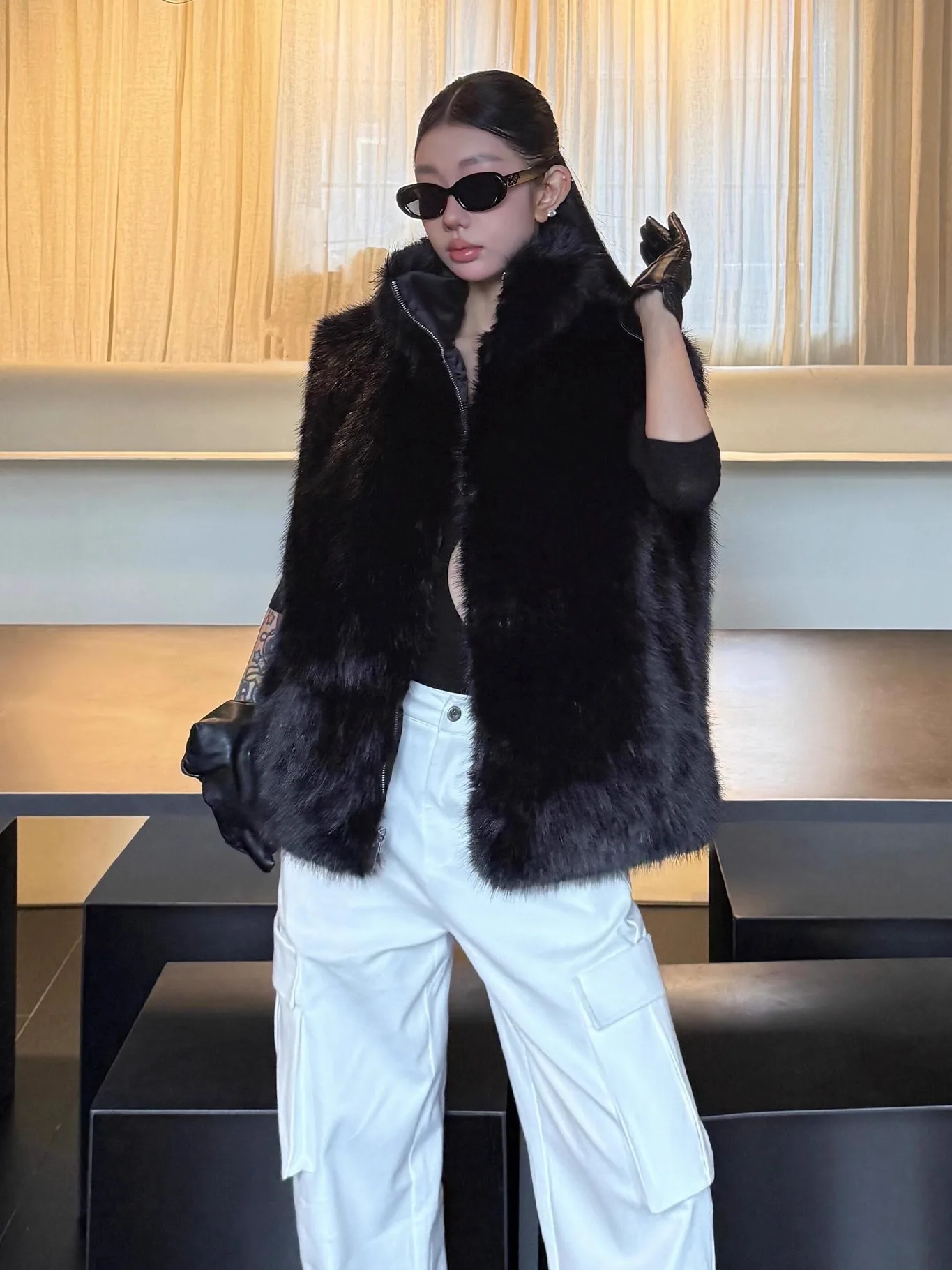 

Модная свободная женская меховая куртка в молодежном стиле, повседневная верхняя одежда, удобная, теплая, ветрозащитная, с двусторонней молнией без рукавов