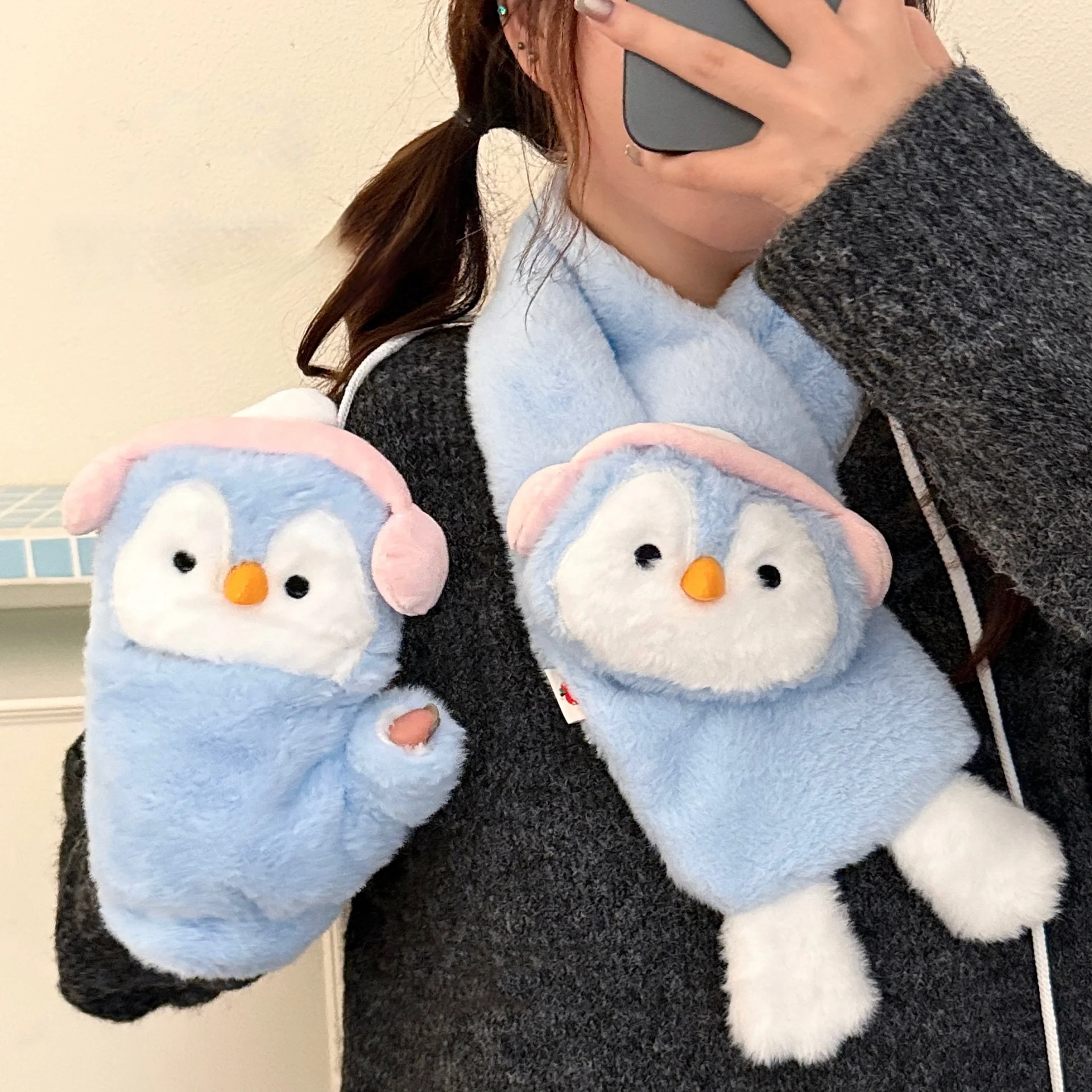 Blauer süßer Cartoon-Pinguin, warmer Handschuh-Schal mit Herbst- und Winter-Samt-Fahrrad-Fünf-Finger-Abdeckung